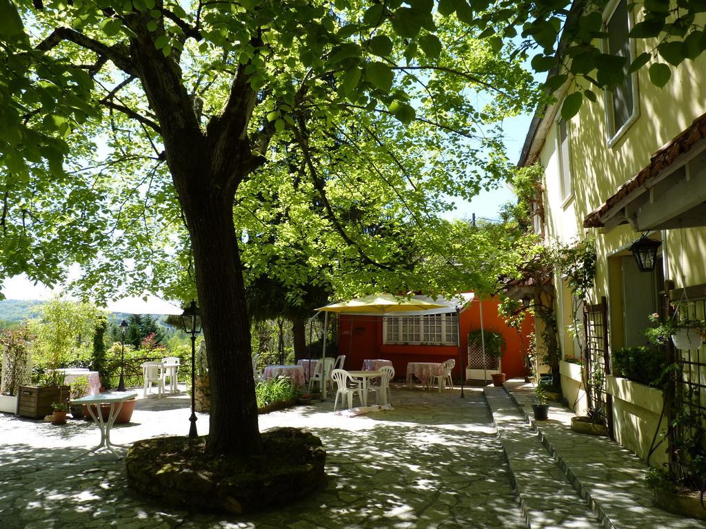 Le Petit Chaperon Rouge Hotell Coux-et-Bigaroque-Mouzens Exteriör bild